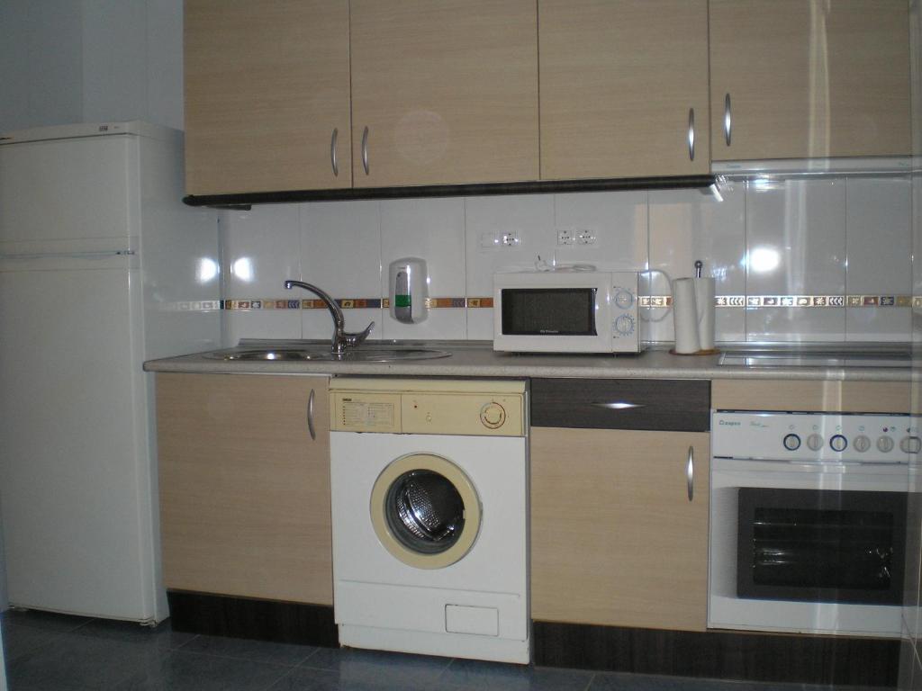 Apartamentos Turisticos Reyes Catolicos سرقسطة الغرفة الصورة
