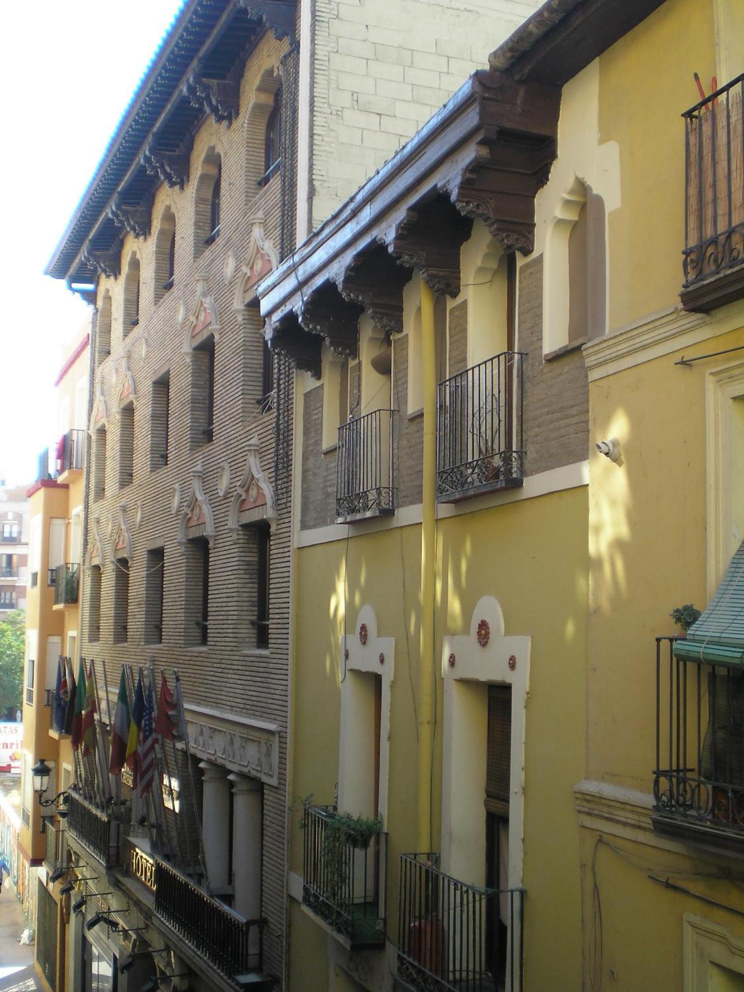 Apartamentos Turisticos Reyes Catolicos سرقسطة المظهر الخارجي الصورة